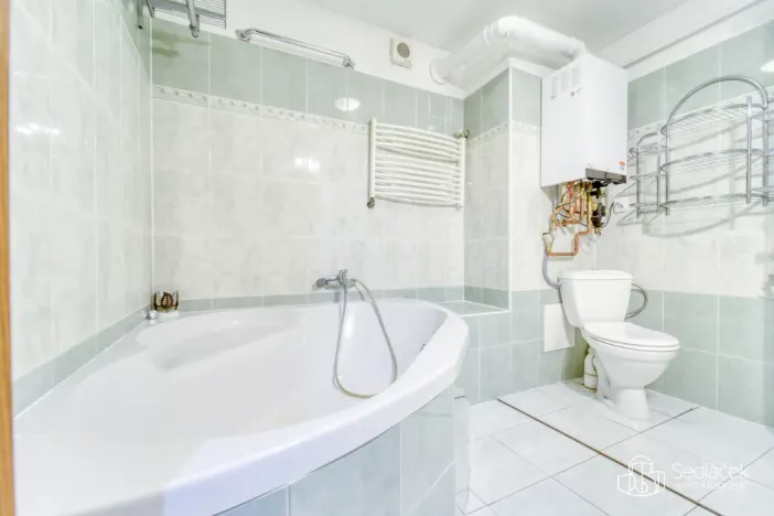 Prodej bytu 3+1, Plzeň - Jižní Předměstí, Antonína Uxy, 105 m2