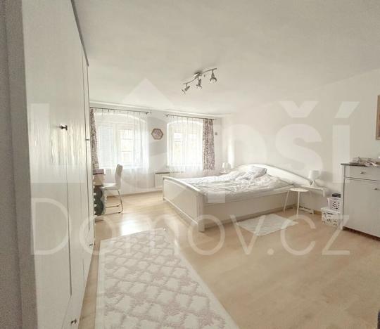 Prodej rodinného domu, Javorník, Pod Zámkem, 240 m2