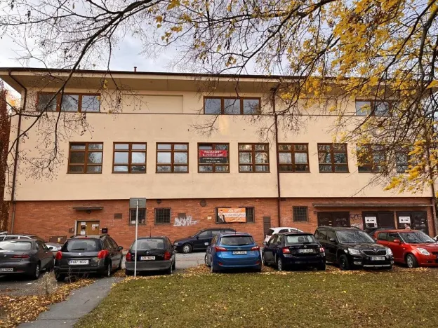 Pronájem kanceláře, Uherské Hradiště, Štěpnická, 131 m2