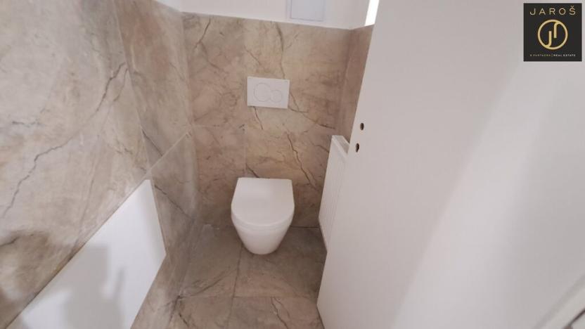 Prodej bytu 4+1, Karlovy Vary, Zámecký vrch, 118 m2