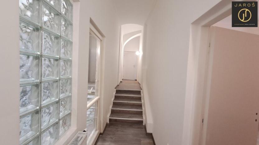 Prodej bytu 4+1, Karlovy Vary, Zámecký vrch, 118 m2