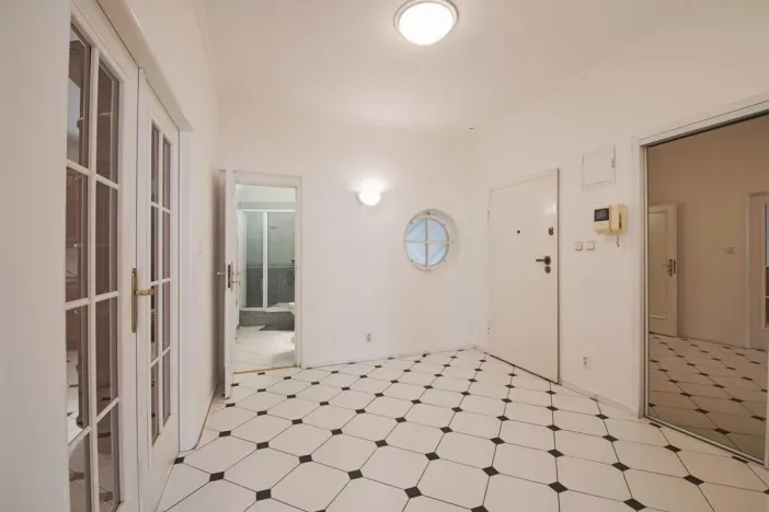 Pronájem bytu 4+1, Praha - Vinohrady, Italská, 205 m2