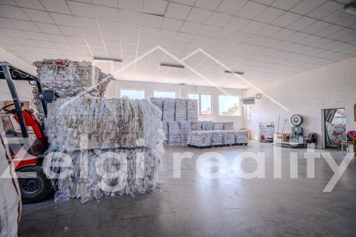 Pronájem výrobních prostor, Hustopeče, 608 m2