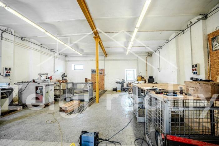 Pronájem výrobních prostor, Hustopeče, 608 m2