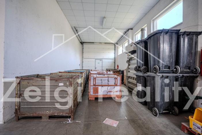 Pronájem výrobních prostor, Hustopeče, 608 m2