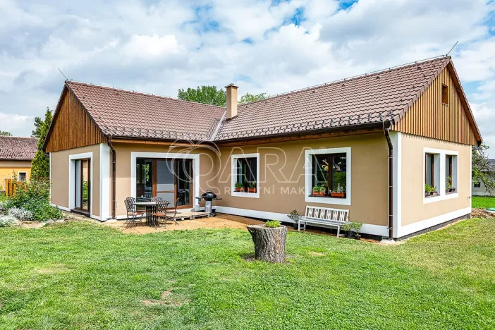 Prodej rodinného domu, Bukvice, 158 m2