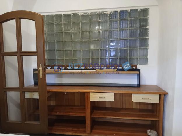 Pronájem obchodního prostoru, Přibyslav, Bechyňovo náměstí, 45 m2