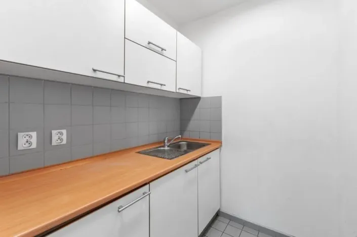 Pronájem kanceláře, Praha - Nusle, Na strži, 266 m2