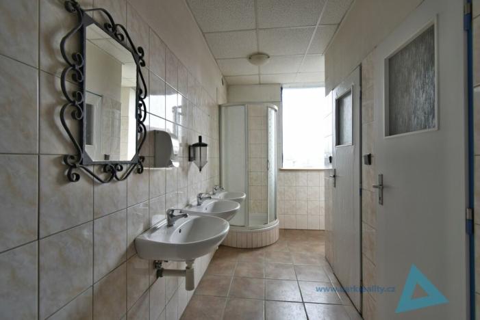 Pronájem skladu, Nová Paka - Štikov, 648 m2