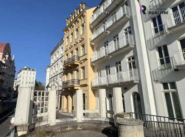 Prodej obchodního prostoru, Karlovy Vary, Zámecký vrch, 670 m2