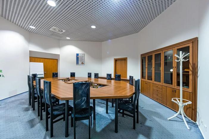 Pronájem kanceláře, Praha - Vysočany, Freyova, 115 m2