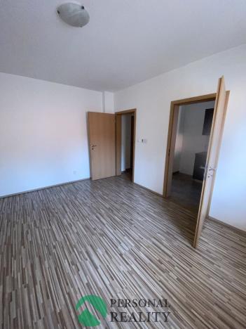 Pronájem bytu 1+1, Kladno, Školská, 35 m2