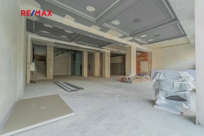 Pronájem obchodního prostoru, Praha - Nové Město, Hybernská, 526 m2