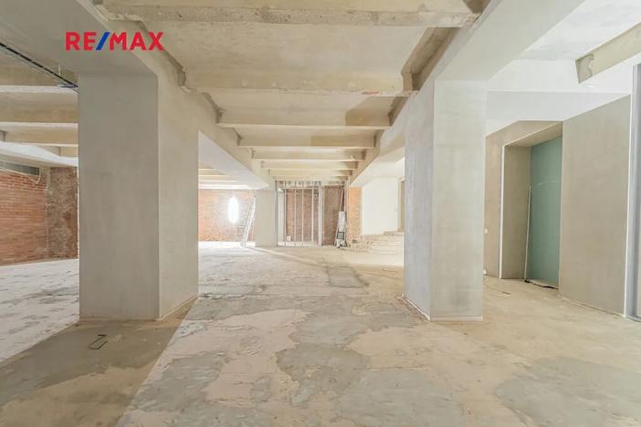 Pronájem obchodního prostoru, Praha - Nové Město, Hybernská, 526 m2