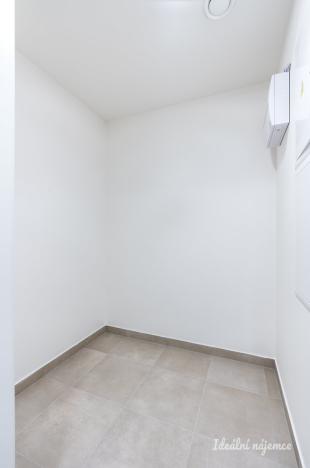 Pronájem bytu 3+kk, Praha - Hloubětín, Domalípova, 90 m2