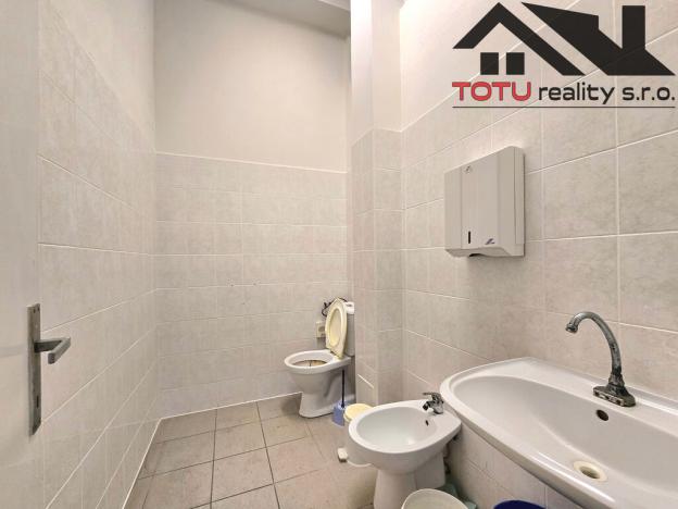 Pronájem kanceláře, Černožice, 400 m2