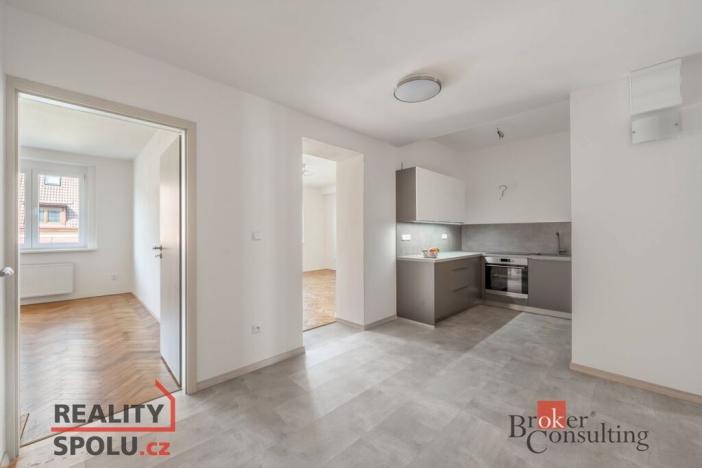 Pronájem bytu 3+1, Praha - Vršovice, Petrohradská, 70 m2