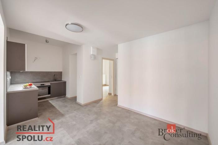 Pronájem bytu 3+1, Praha - Vršovice, Petrohradská, 70 m2