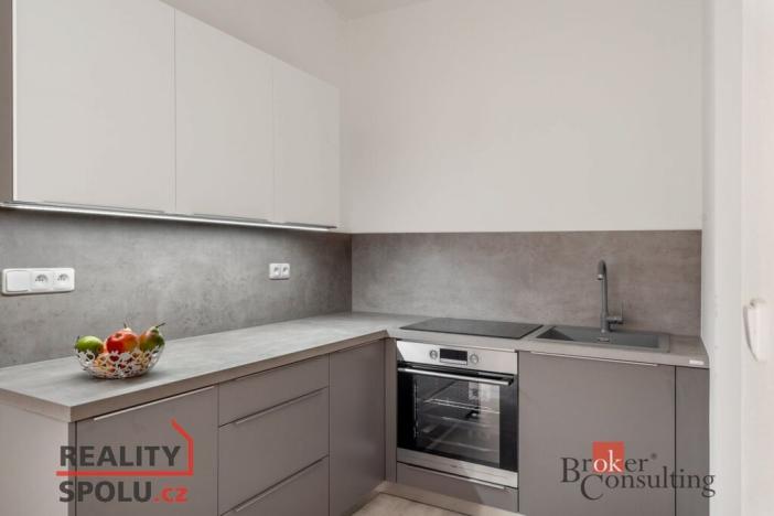 Pronájem bytu 3+1, Praha - Vršovice, Petrohradská, 70 m2