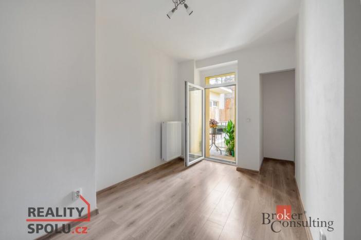 Pronájem bytu 3+1, Praha - Vršovice, Petrohradská, 70 m2