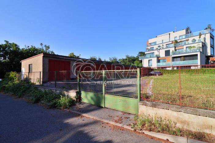 Prodej garáže, Praha - Smíchov, Nad Husovými sady, 20 m2