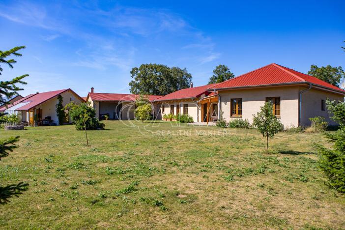 Prodej rodinného domu, Svárov, Na Stráni, 340 m2