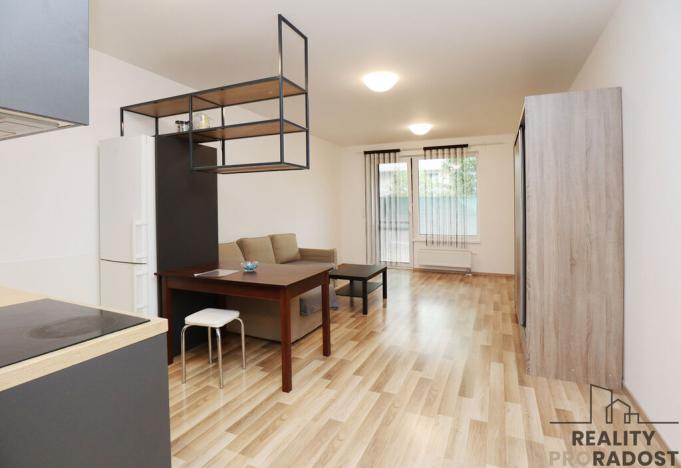 Pronájem bytu 1+kk, Praha - Strašnice, Zvěřinova, 38 m2