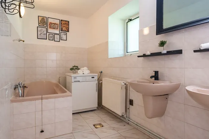 Prodej rodinného domu, Lázně Bělohrad, 178 m2