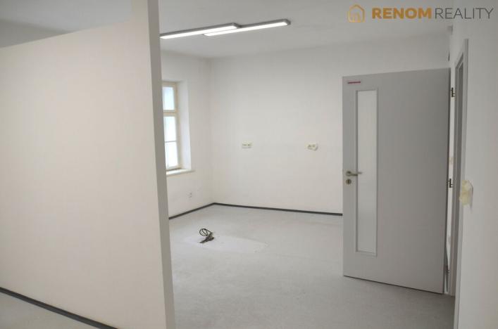 Pronájem obchodního prostoru, Olomouc, Opletalova, 85 m2