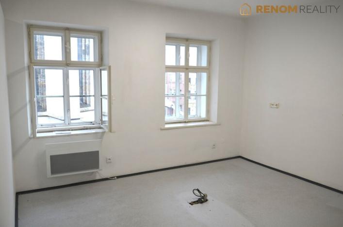 Pronájem obchodního prostoru, Olomouc, Opletalova, 85 m2