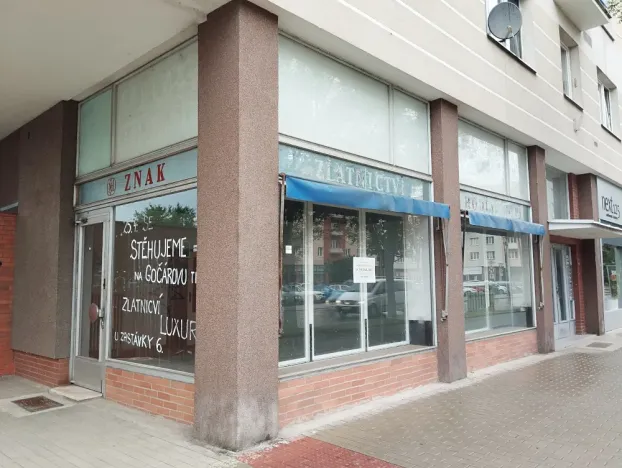 Pronájem obchodního prostoru, Hradec Králové, třída SNP, 80 m2