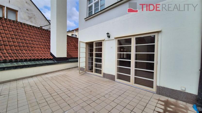 Pronájem bytu 1+kk, Praha, Staroměstské náměstí, 25 m2