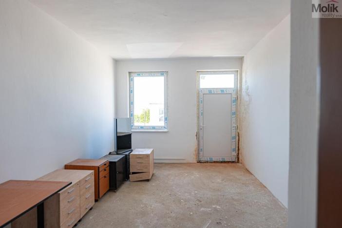 Prodej skladu, Most - Čepirohy, 6000 m2