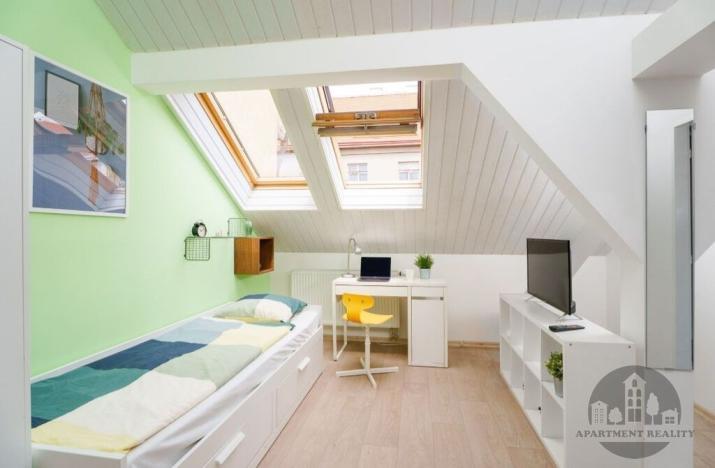 Pronájem bytu 1+kk, Praha, Čestmírova, 30 m2