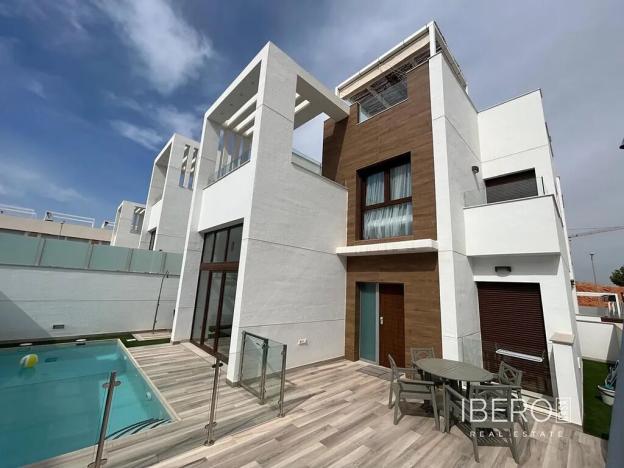 Prodej rodinného domu, Torrevieja, Španělsko, 196 m2