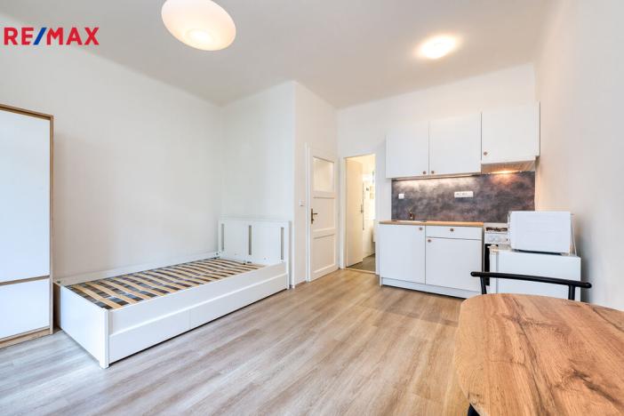 Pronájem bytu 1+kk, Praha, Kandertova, 27 m2