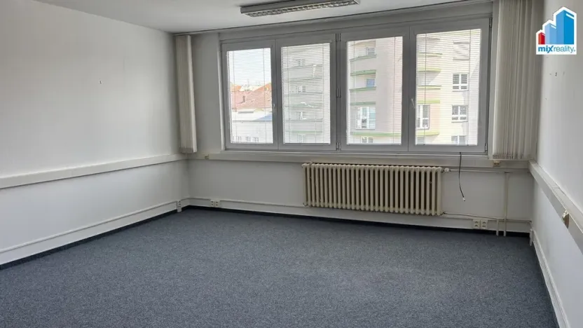 Pronájem kanceláře, Plzeň - Východní Předměstí, Modřínová, 27 m2