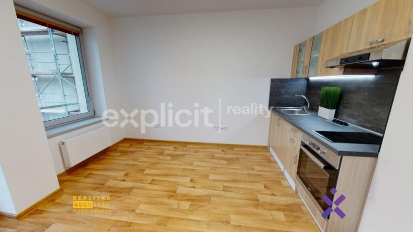 Pronájem bytu 1+kk, Zlín, Lorencova, 28 m2