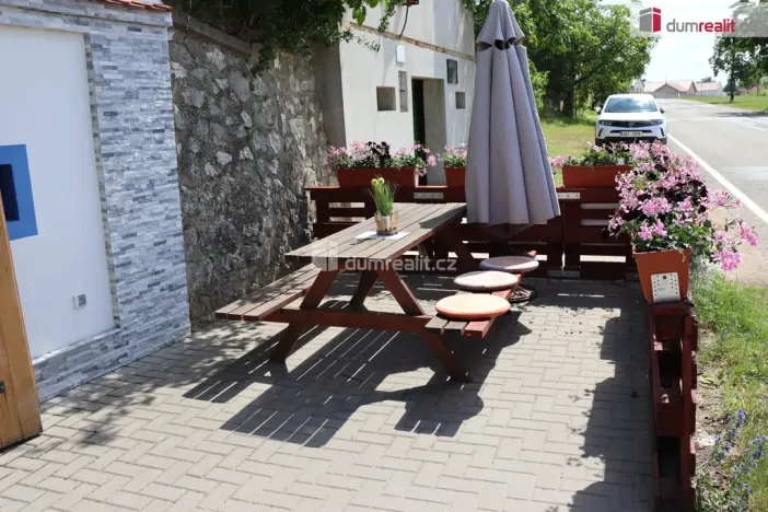 Prodej garáže, Horní Věstonice, U Venuše, 165 m2