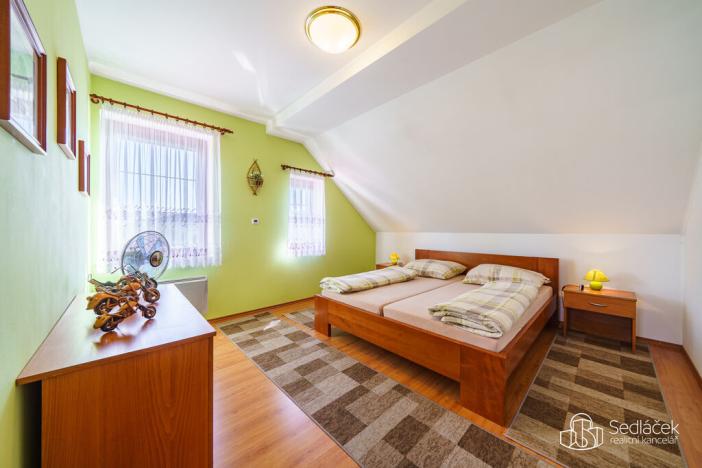 Prodej bytu 3+1, Karlovy Vary - Tašovice, 132 m2