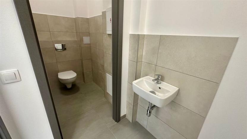 Pronájem obchodního prostoru, Františkovy Lázně, Nádražní, 27 m2