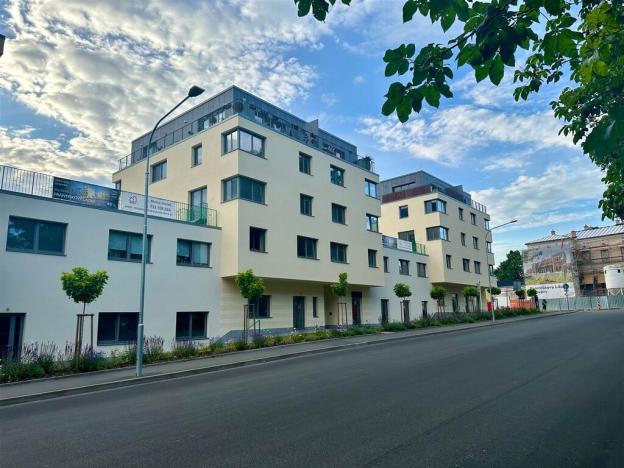 Pronájem obchodního prostoru, Františkovy Lázně, Nádražní, 27 m2