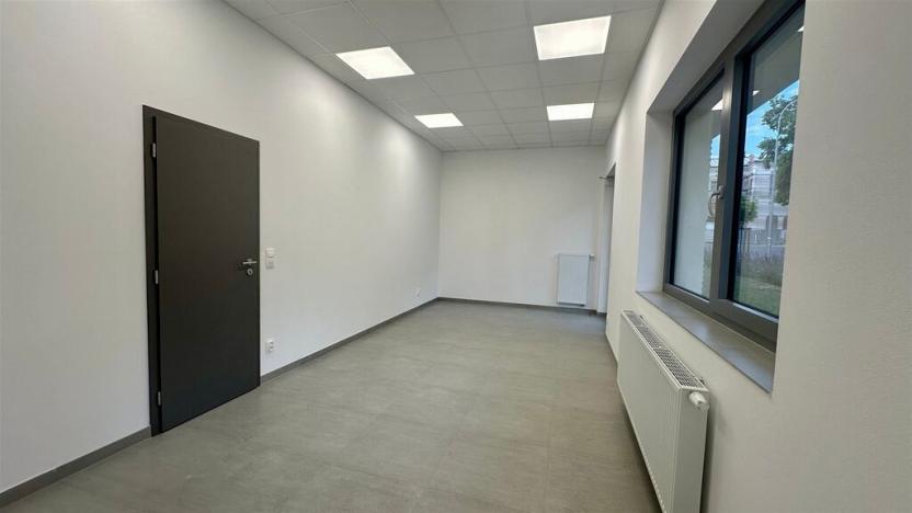 Pronájem obchodního prostoru, Františkovy Lázně, Nádražní, 27 m2