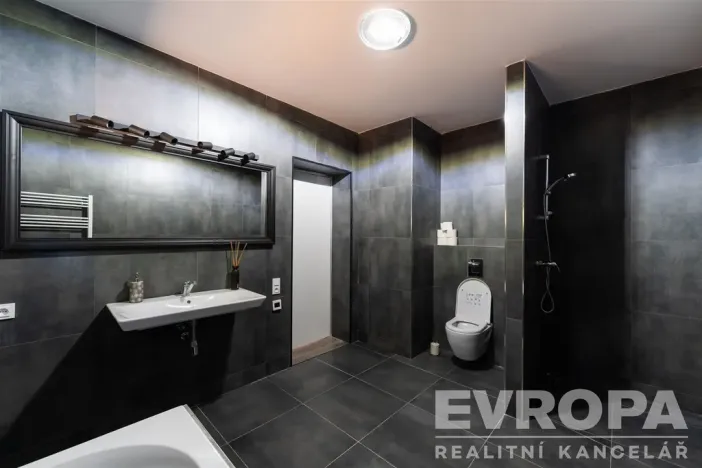 Prodej rodinného domu, Bystřice - Líšno, Líšno, 230 m2