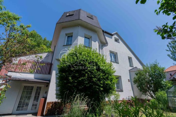 Prodej rodinného domu, Praha, Poděbradova, 206 m2