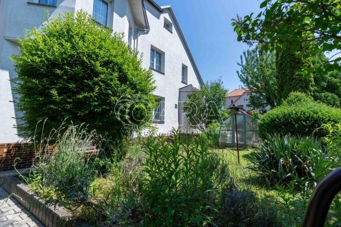 Prodej rodinného domu, Praha, Poděbradova, 206 m2