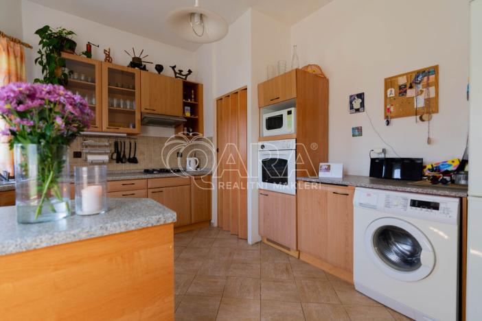 Prodej rodinného domu, Praha, Poděbradova, 206 m2