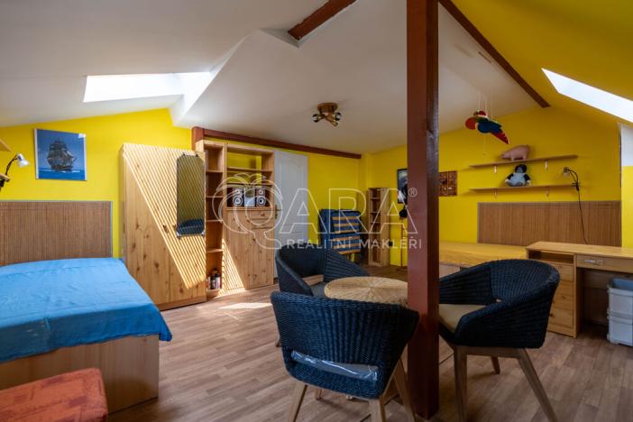 Prodej rodinného domu, Praha, Poděbradova, 206 m2