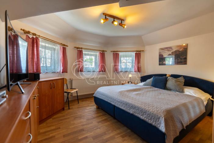 Prodej rodinného domu, Praha, Poděbradova, 206 m2