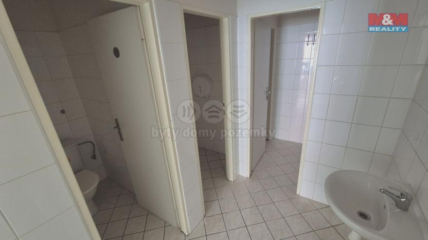 Pronájem obchodního prostoru, Kladno, Komenského, 121 m2